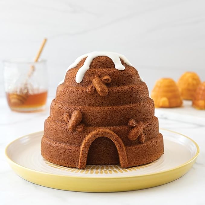 Nordic Ware Beehive Cake Pan, 10 Cup, Toffee