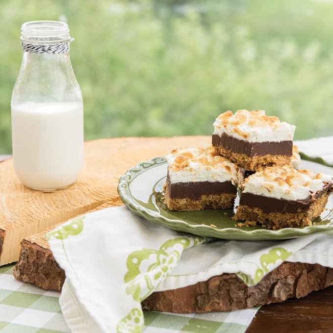 Nordic Ware Natural Aluminum Commercial Square Cake Pan with Lid, Exterior 9.88 x 9.88 Inches