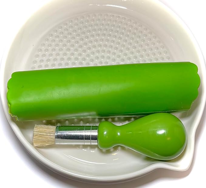 BonCera, Premium Ceramic Garlic Grater Plate 3-Piece Set - Large White Modern Design and Style - For Garlic, Ginger, Chocolate, and more! - Comes with 6" Plate, Peeler, and Brush