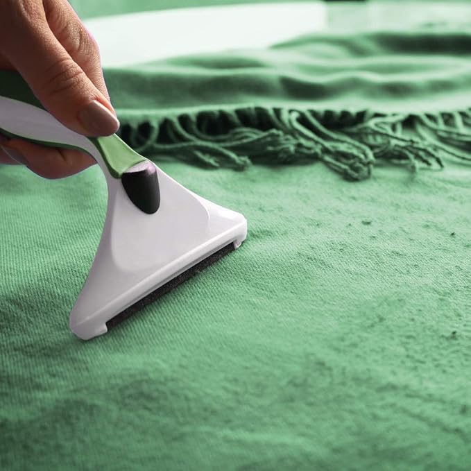 Fabric Shaver & Lint Remover |Battery-Free 4-in-1 Depiller with 3 Fabric-Safe Edges for Clothes & Upholstery (I Dream of Greenie)