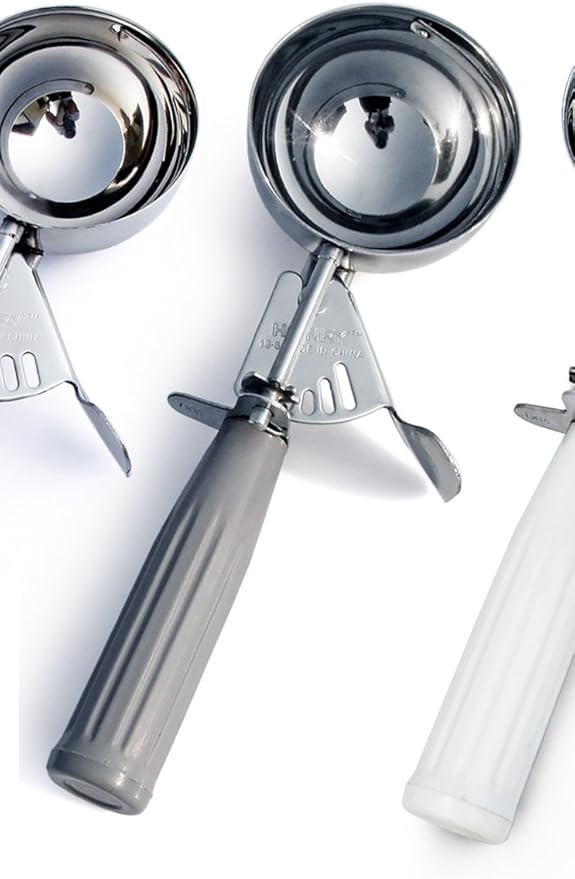 New Star Foodservice 34769 Commercial-Grade Thumb Press Food Disher/Ice Cream Scoop, 18/8 Stainless Steel, 4 oz, Size 8, Grey