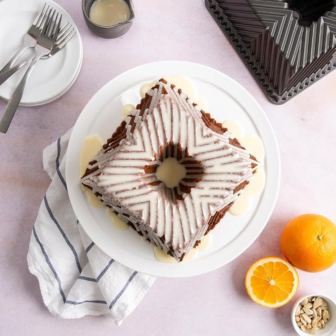 Nordic Ware Bundt Squared Pan, 10 Cup, Graphite