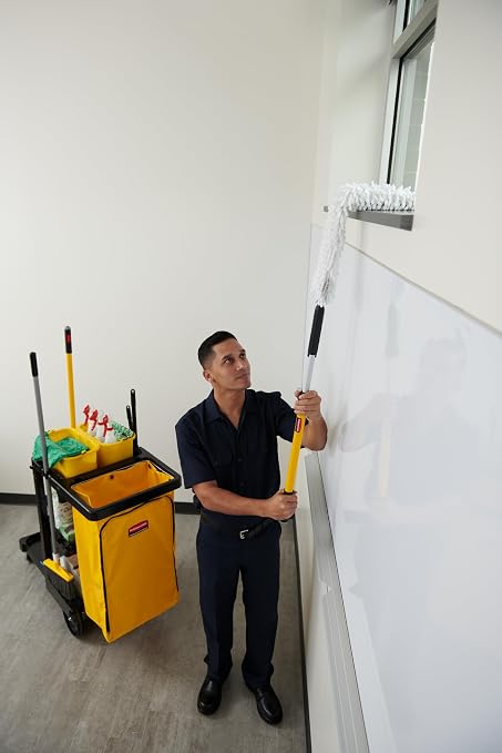 Rubbermaid Commercial Products, HYGEN Quick-Connect Flexible Dusting Wand with Microfiber Sleeve, White, Flexible Dusting for Office/School/Stadium/Lobby/Restaurant