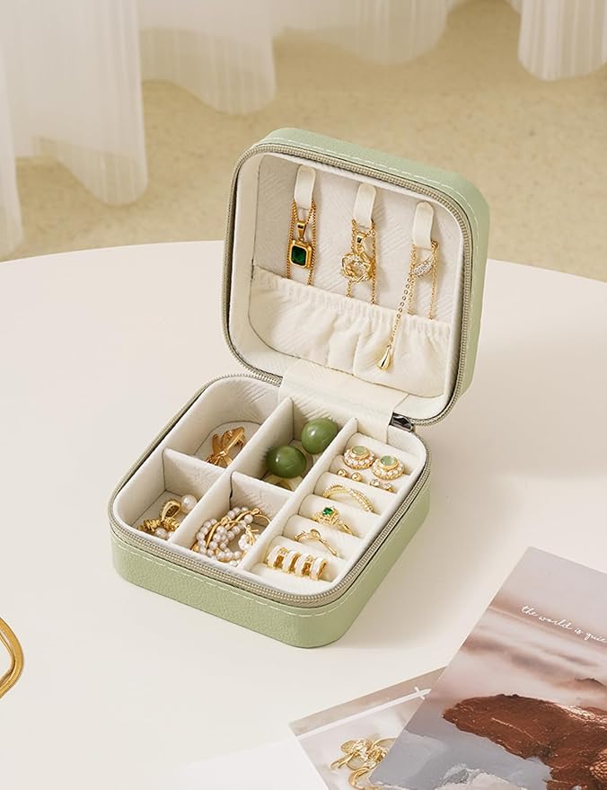 MFXIP Travel Jewelry Case Small Jewelry Box Jewelry Organizer Storage Case Portable PU Leather Mini Jewelry Travel Case for Girls Womens Earring, Necklace, Rings,Bracelets