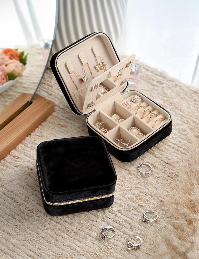 MFXIP Plush Velvet Travel Jewelry Case Small Jewelry Box Jewelry Organizer Storage Case Portable Jewelry Travel Case for Girls Womens Earring, Necklace, Rings,Bracelets with Mirror