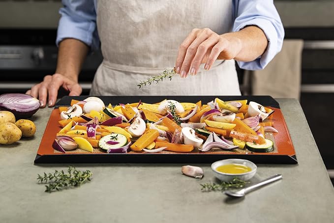 Silpat The Original Silicone Baking Mat with Storage Band, Half Sheet Size, 11-5/8" x 16-1/2" (AE420295-40)