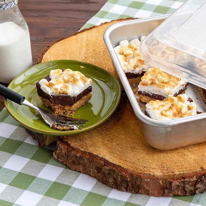 Nordic Ware Natural Aluminum Commercial Square Cake Pan with Lid, Exterior 9.88 x 9.88 Inches