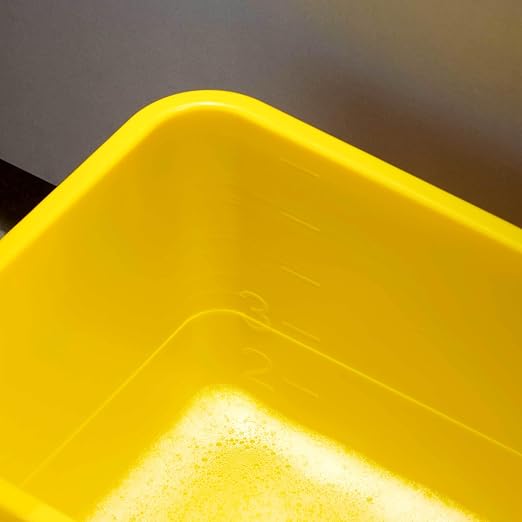 Rubbermaid Commercial Products Glass Cleaning Bucket with Lid, Mop Bucket