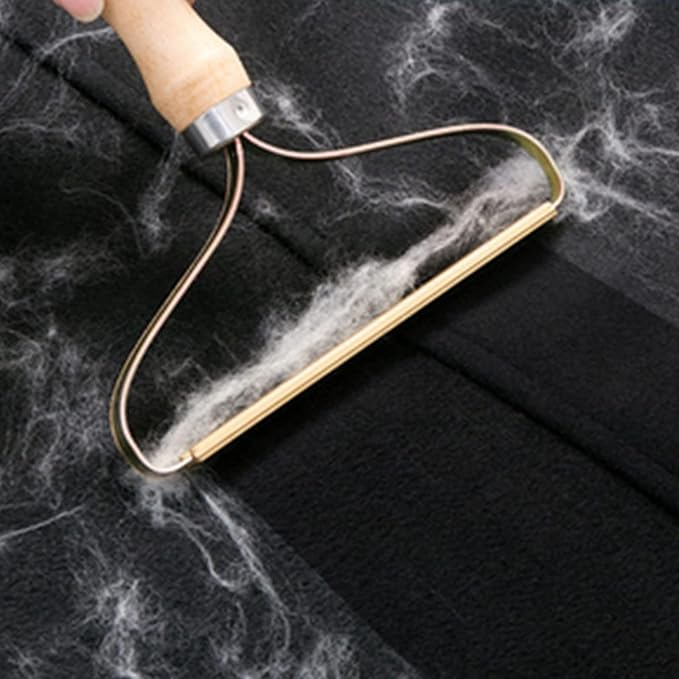 Lint Remover,2 Pack Pet Hair Remover,Reusable Clothes Carpet Couch Furniture Fabric Shaver Lint Brush Carpet Scraper