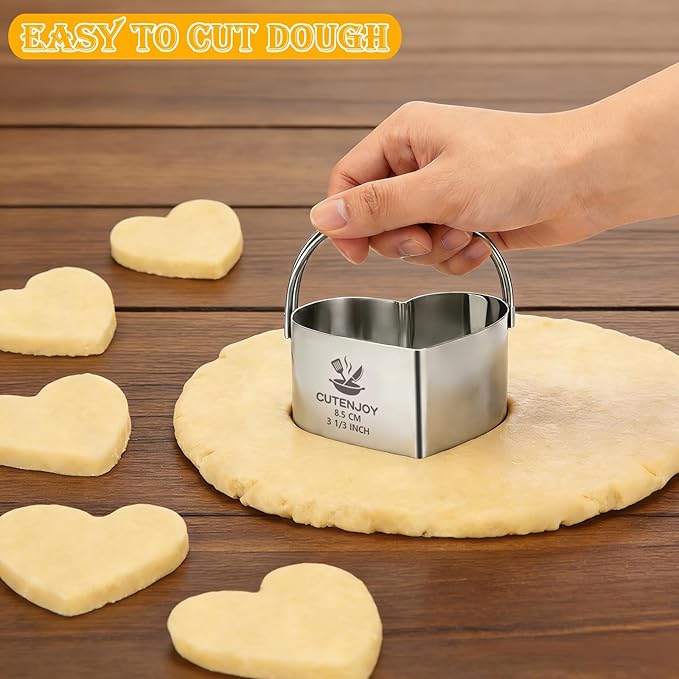 Heart Cookie Cutters, 5 Piece Biscuit Cutters with Handle, Stainless Steel Heart Shaped Cookie Cutter for Sandwiches, Cookie, Biscuit