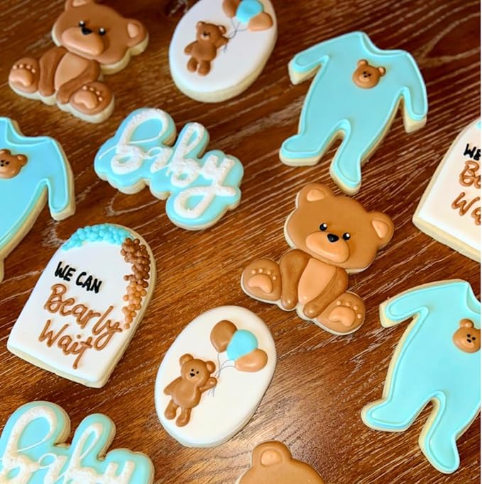 LUBTOSMN Bear Cookie Cutter, 3.5 Inch Silicone Rim Baking Cutter | Dishwasher-safe stainless steel cutter for cookies, fondant, sandwiches, bear parties and home baking treats.