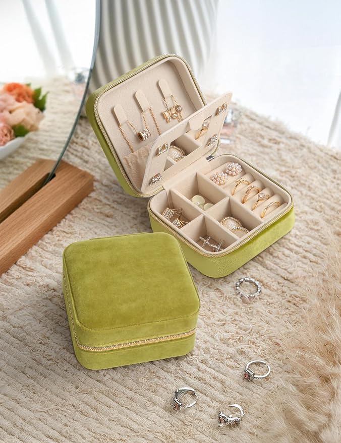 MFXIP Plush Velvet Travel Jewelry Case Small Jewelry Box Jewelry Organizer Storage Case Portable Jewelry Travel Case for Girls Womens Earring, Necklace, Rings,Bracelets with Mirror