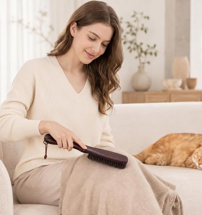 Lint Brush for Clothes, Clothes Brush Single Piece Portable | Efficient Fabric Fuzz Pet Hair Cleaner for Coat, Sofa, Carpet Garment, Daily Household Clothing Cleaning Use