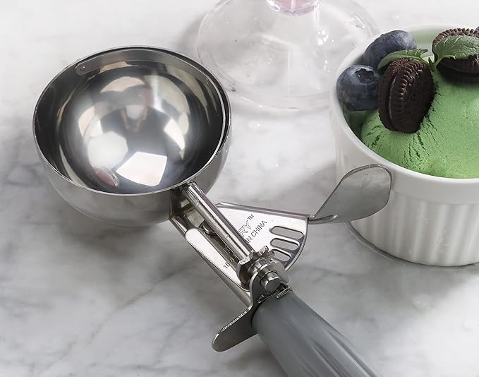 New Star Foodservice 34769 Commercial-Grade Thumb Press Food Disher/Ice Cream Scoop, 18/8 Stainless Steel, 4 oz, Size 8, Grey
