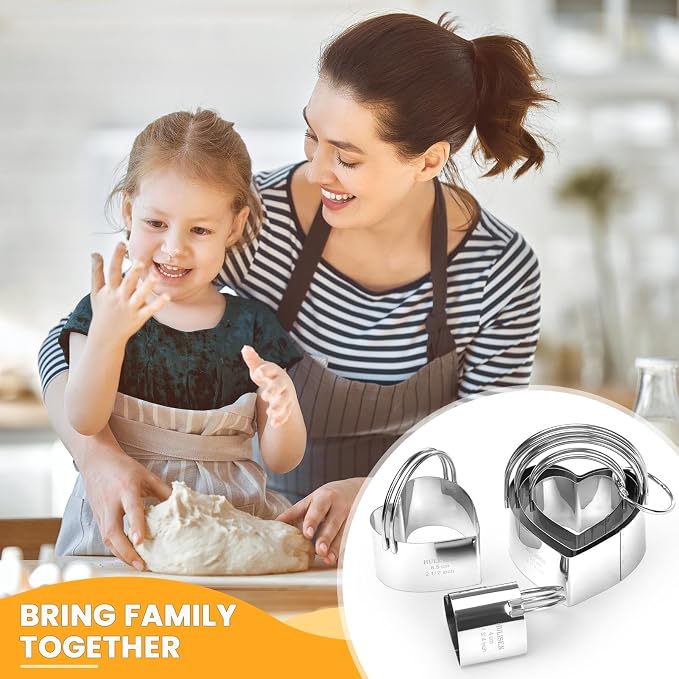 HULISEN Heart Cookie Cutter Set (5 Pieces/Set), Stainless Steel Biscuit Cutter with Handle, Professional Baking Tools Set, Gift Packaging (Heart Shaped)