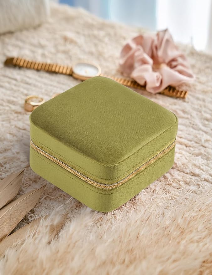 MFXIP Plush Velvet Travel Jewelry Case Small Jewelry Box Jewelry Organizer Storage Case Portable Jewelry Travel Case for Girls Womens Earring, Necklace, Rings,Bracelets with Mirror