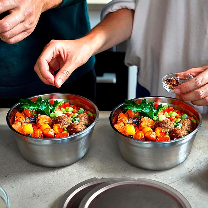 BLACK + BLUM Lunch Bowl | Microwave Safe Stainless Steel | 950ml | Leak Proof & Airtight, Durable & Reusable, Stackable Food Storage, Ideal for Meal Prep Batch Cooking, Lunches and Snacks