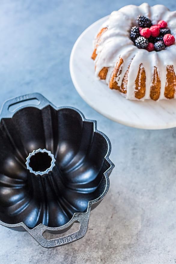 Lodge Cast Iron Fluted Cake Pan