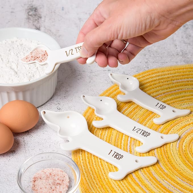 VOTUM Dachshund Measuring Spoons, Ceramic, Set of 4, Dog Lover Gifts | Weiner or Wiener Dog Themed Kitchen Baking Tools, White Ceramic, Gift for Dachshund Lovers
