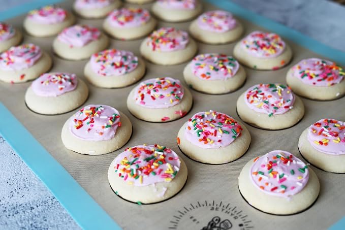 Silicone Baking Mats For Cookies, Full Size Baking Sheet Liners, Pack Of 2, 16 X 24 Inch (40 x 60 cm), Non-Stick, Baking Mats Silicone, Perfect For Baking Macarons Cookies And Cakes