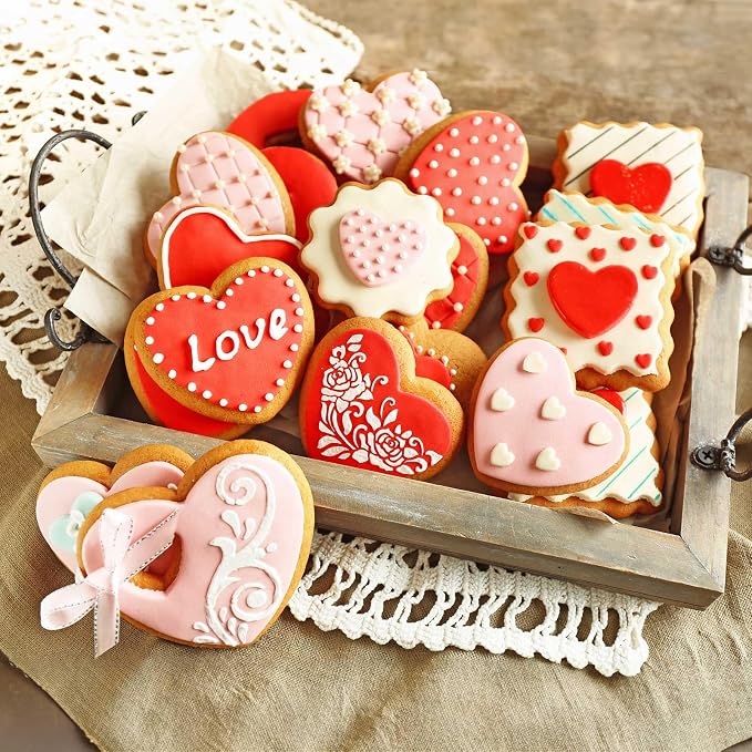 HULISEN Heart Cookie Cutter Set (5 Pieces/Set), Stainless Steel Biscuit Cutter with Handle, Professional Baking Tools Set, Gift Packaging (Heart Shaped)